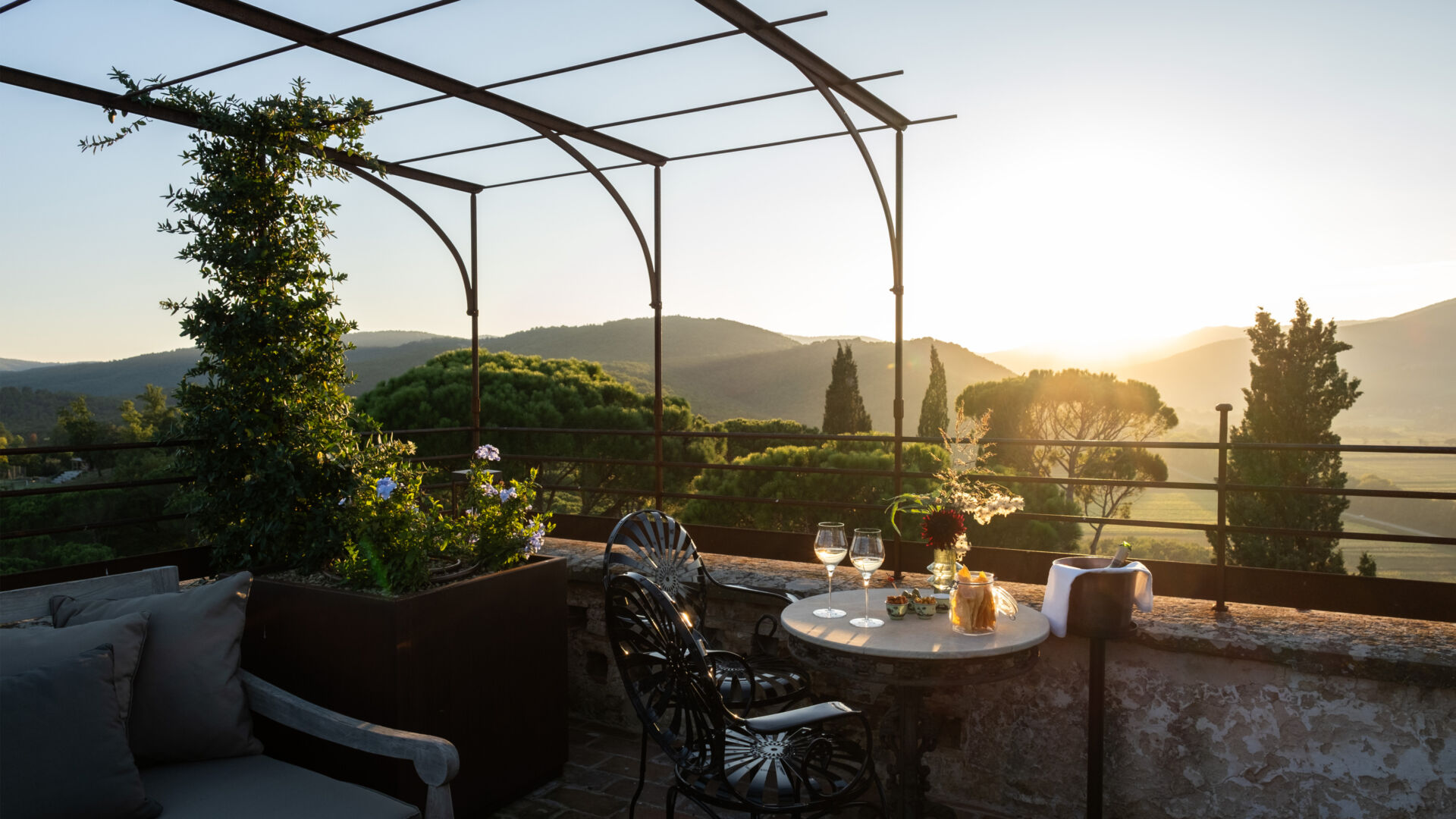 00 tower suite landing full desktop