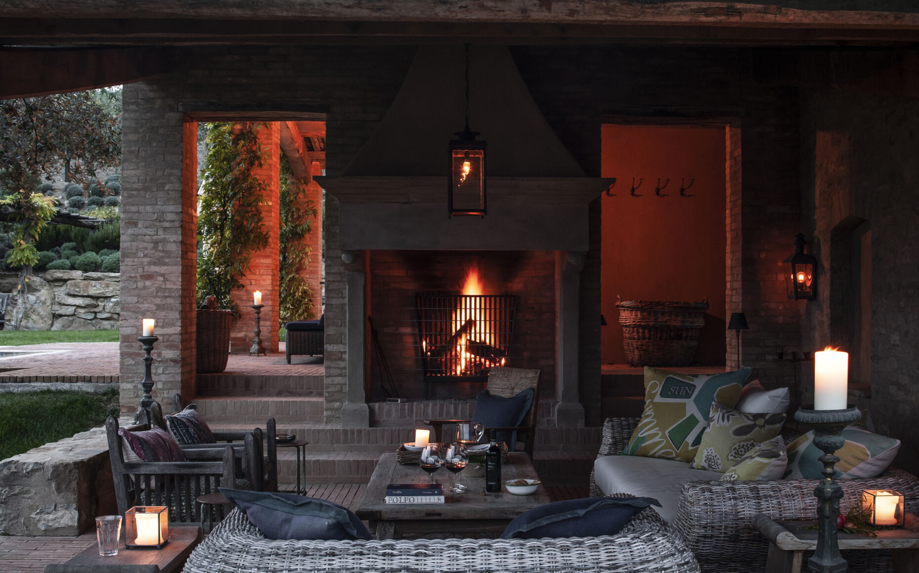 01 image text overlay 1 bellaria desktop new