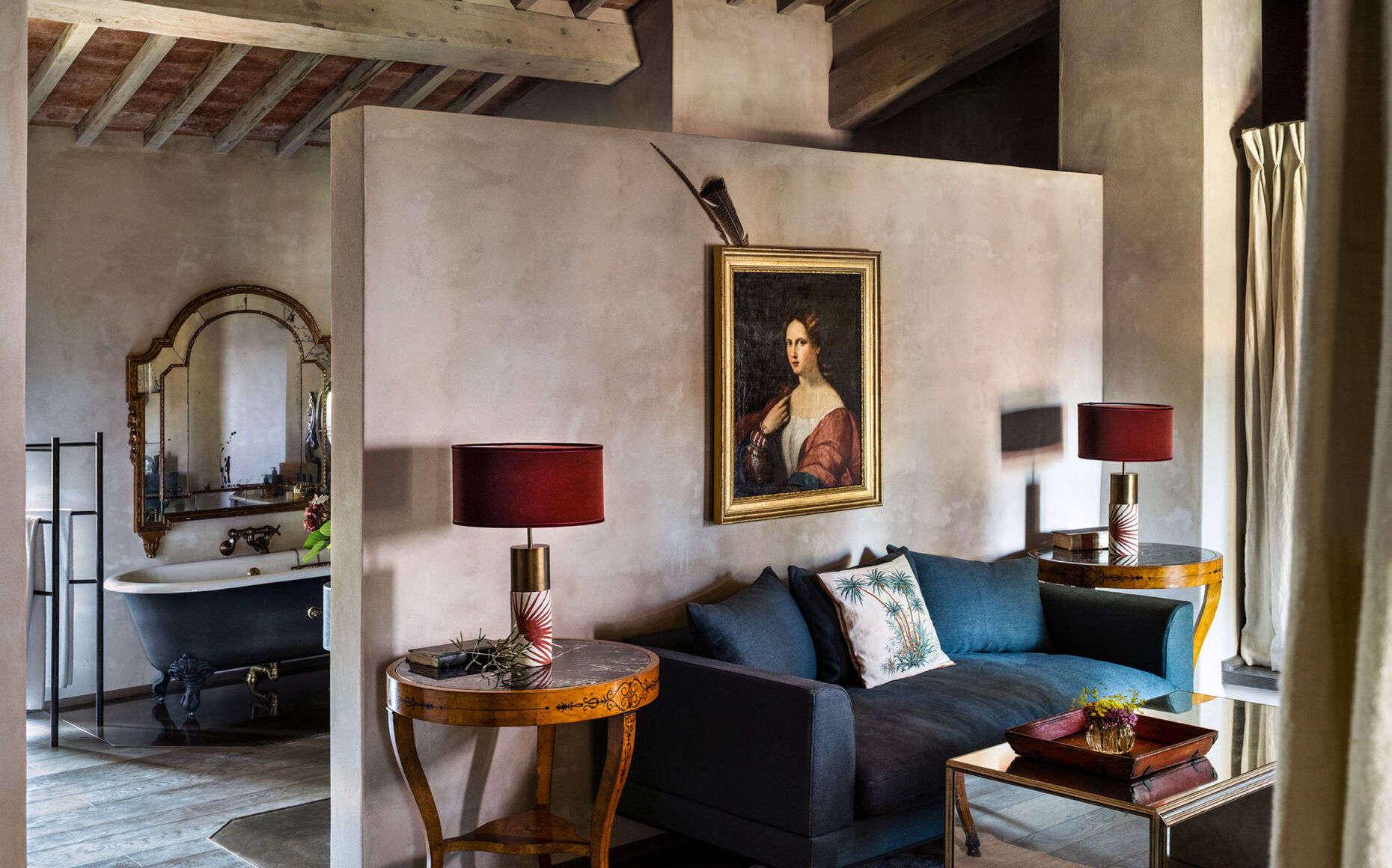 01 image text overlay 1 grand suite desktop