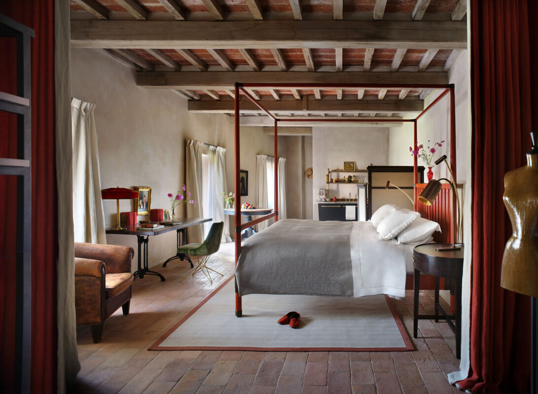 03 gallery hotel stay longer march