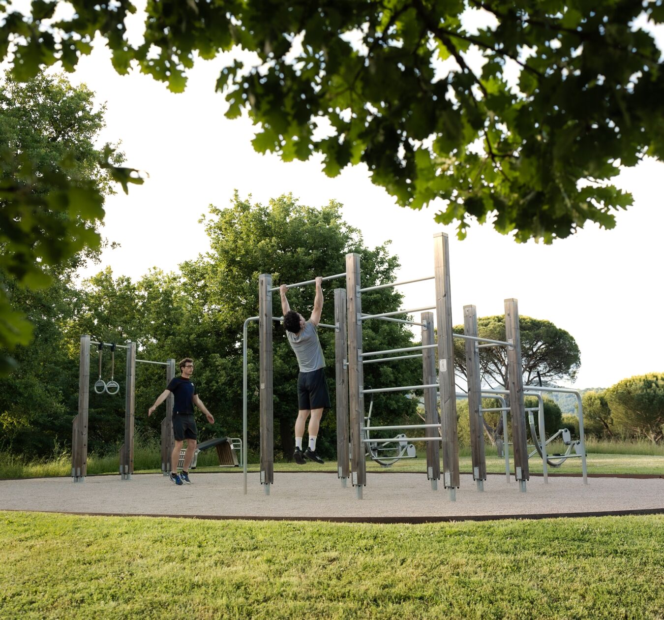 03 image text big double media gym desktop