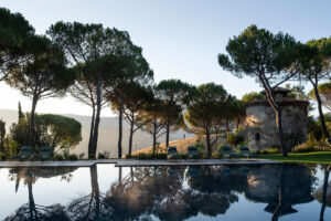 Magazine swimming pool landing